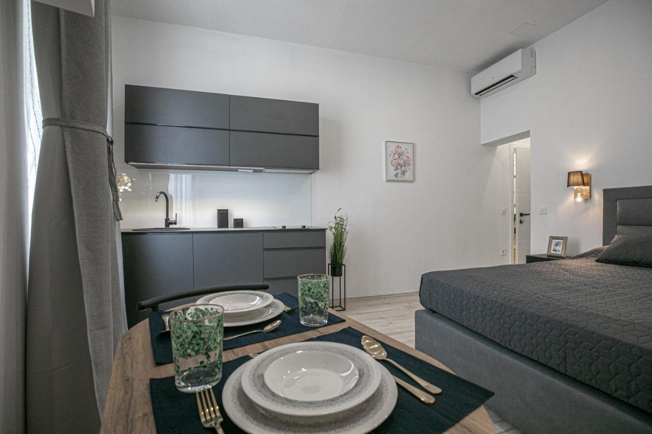 Deluxe Antonio Apartment
